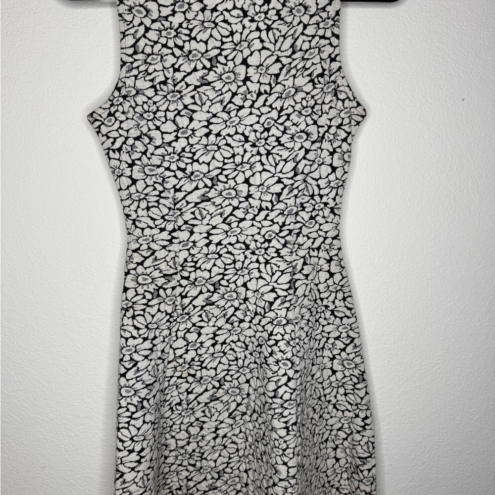 H&M FLORAL DRESS - Picture 3 of 3